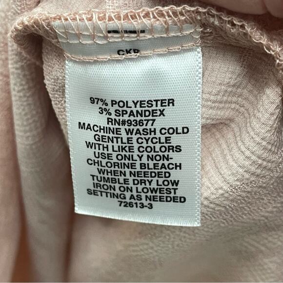 Liz Claiborne Blush Pink Knit Top Dandelion Embossed Button Shoulders Size 3X - Picture 8 of 10